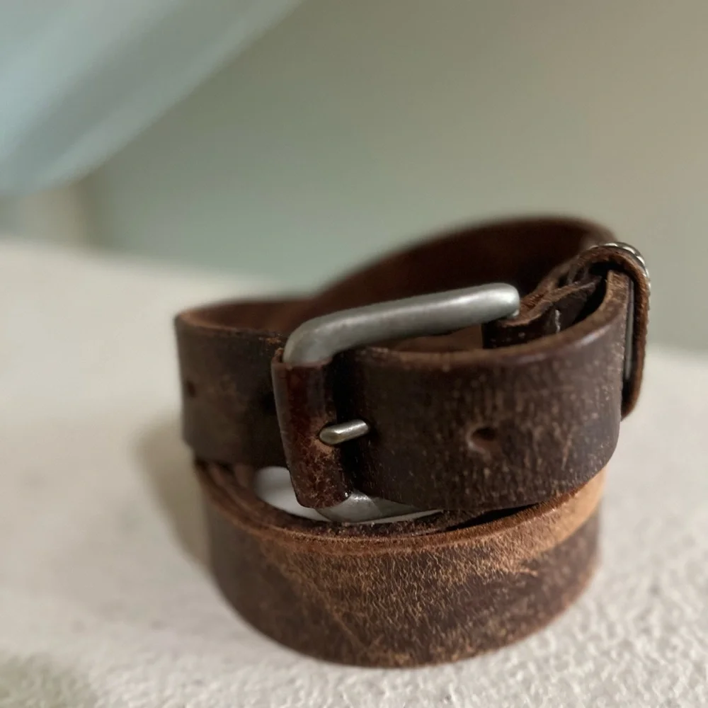 Men supper Distressed brown leather belt  Work Rugged Utility Grunge medium‎